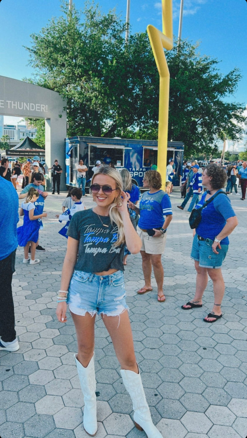 Ladies Tampa Bay Hockey Retro Cropped tee